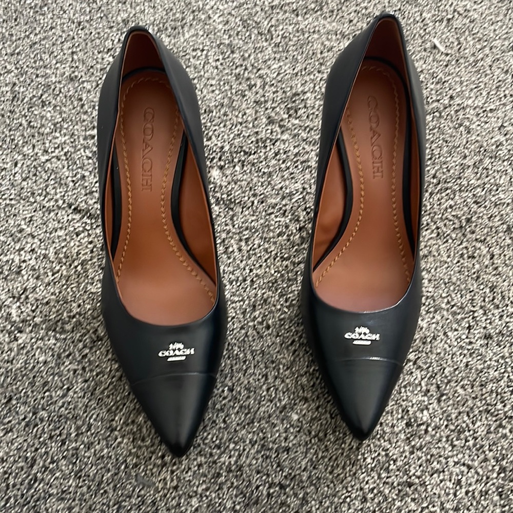 Coach classic heels Black size 7 excellent condition